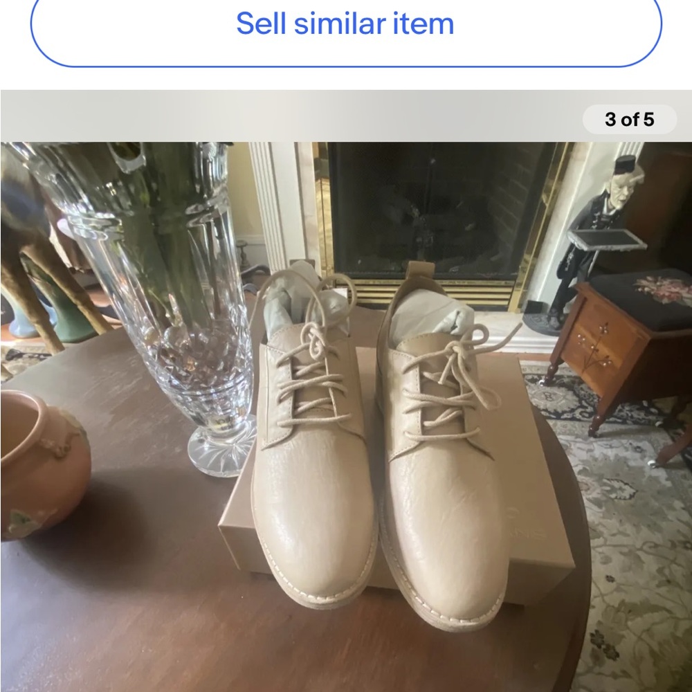 Eileen Fisher Woman’s Nan Detby Oxford. New in box. Color bone. Size 8. - Picture 3 of 5